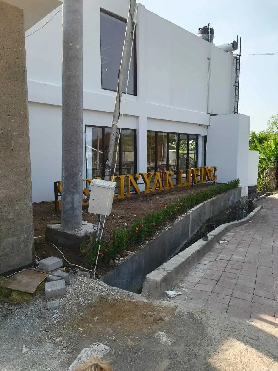 HUNIAN READY FURNISHED 2LT LOKASI STARTEGIS SEMINYAK BALI - Image 6 of 9