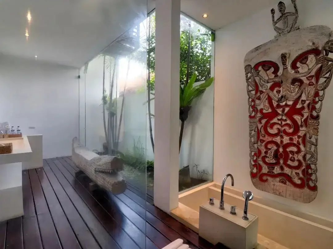 Prime 4 Bedroom Leasehold Villa Near Seminyak Beach Bali for Sale Leasehold - Image 8 of 10