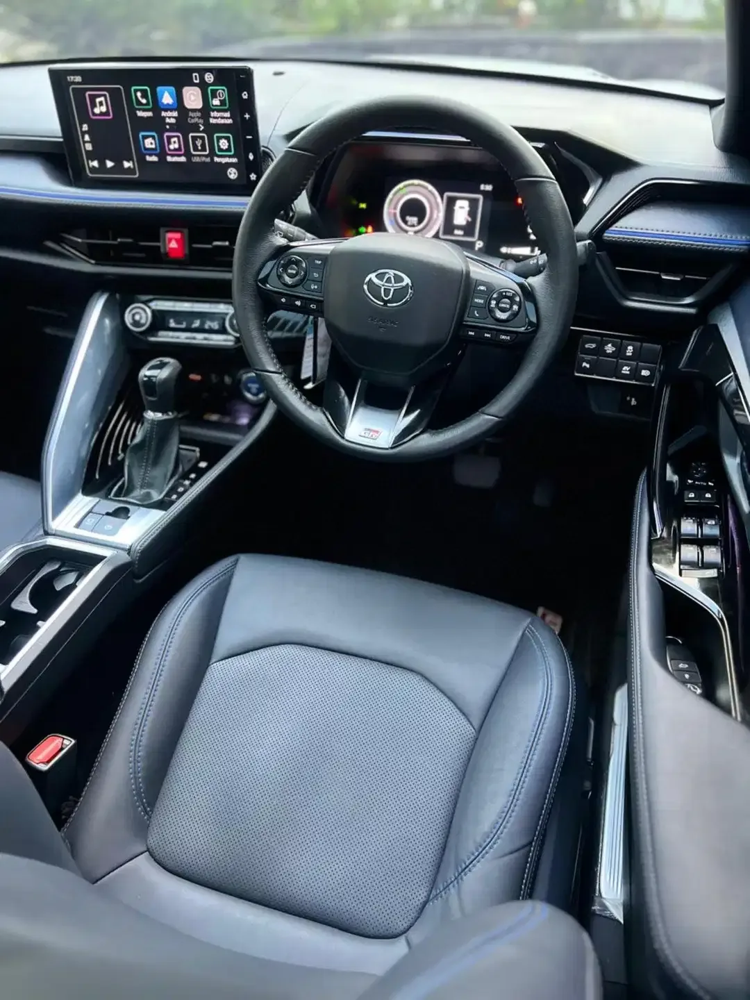 Yaris Cross GR Hybrid 2023 Asli Bali Low KM 11rb - Image 8 of 10