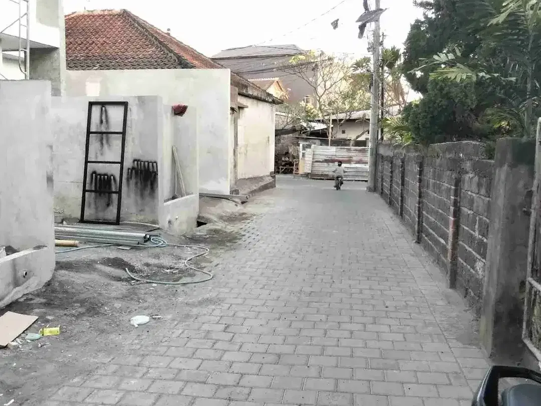 Dijual 3 unit rumah baru tahap finishing sudah 90%
Lokasi dekat pusat kota Denpasar
jalan gunung andakasa padangsambian - Image 6 of 10