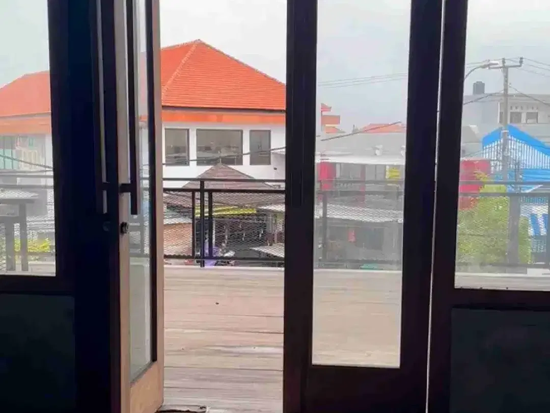 jual gedung 4 lantai ada lift , video tron di jln utama Dewi Sri Kuta Bali - Image 9 of 10
