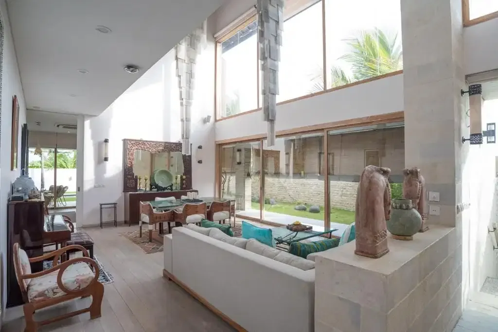LUXURY PRIVATE VILLA STRATEGIC NEAR BEACH CEMAGI - Image 9 of 10