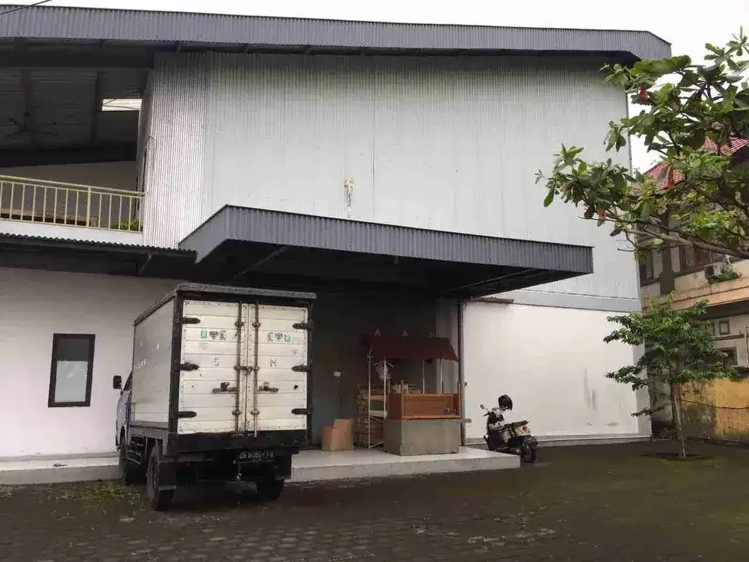 Dijual Tanah ada Bangunan Gudang yang berlokasi di Pinggir Jalan Raya Tumbak Bayuh - Image 3 of 10