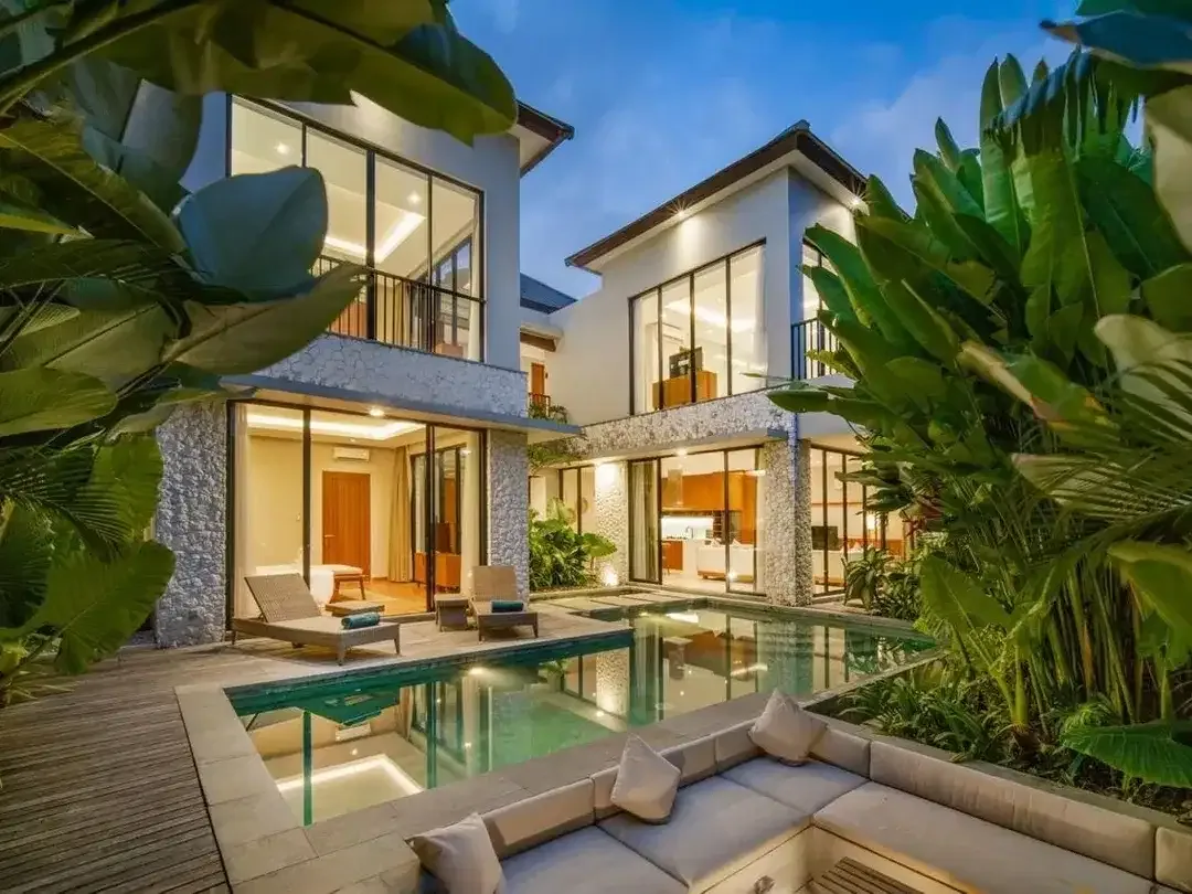 MODERN EXCLUSIVE 4 BEDROOM VILLA FOR SALE IN BATU BOLONG, CANGGU - Image 9 of 10