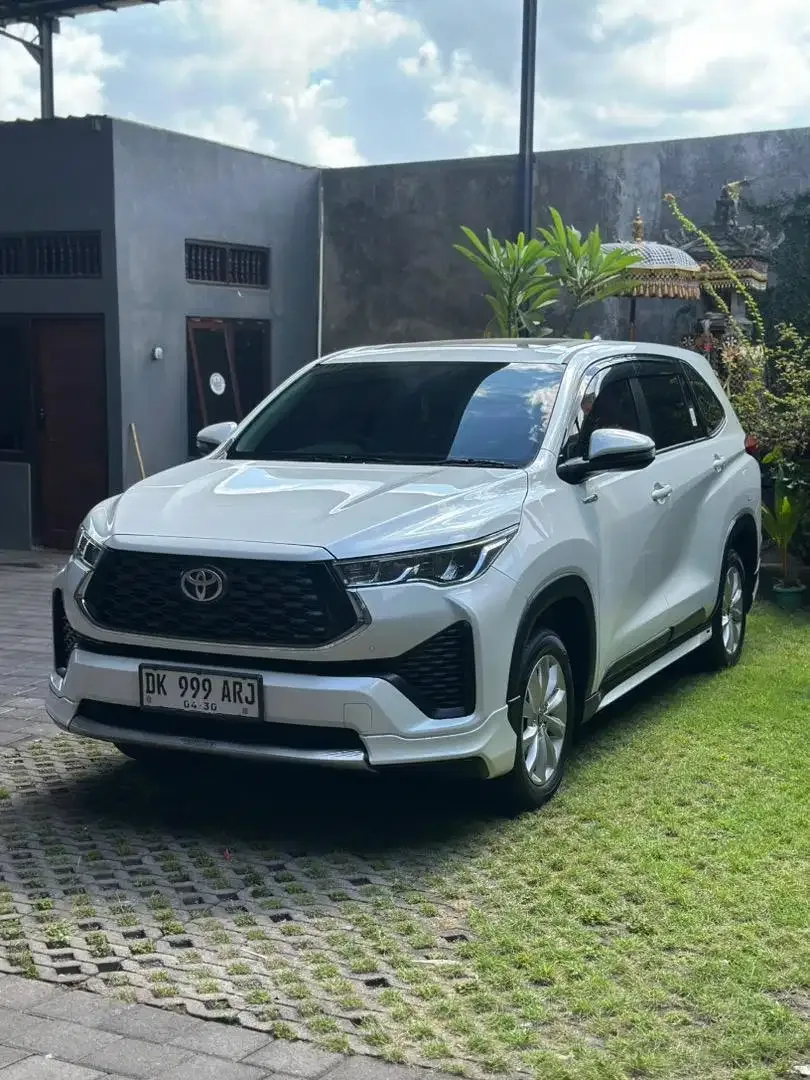 INNOVA ZENIX V HYBRID 2025 MODELISTA ASLI BALI LOW KM - Image 2 of 10