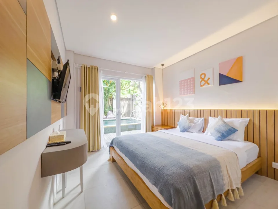 Hotel Mewah 3 Lantai Konsep Modern Dekat Pantai Petitenget - Image 1 of 4