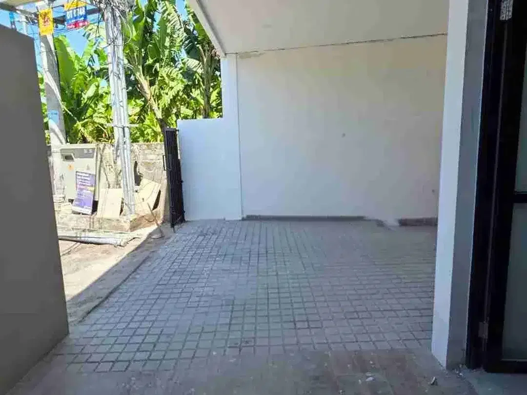 RUMAH BARU SIAP HUNI 2 LANTAI DEKAT KERTALANGU, SANUR DAN BATUBULAN - Image 3 of 10