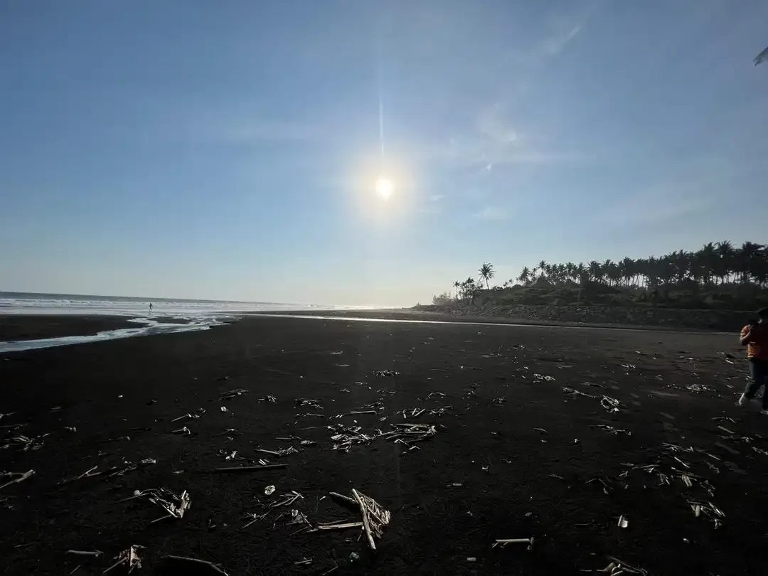 Dijual Tanah Langka Los Pantai dan Sungai di Balian Beach Tabanan - Image 7 of 10