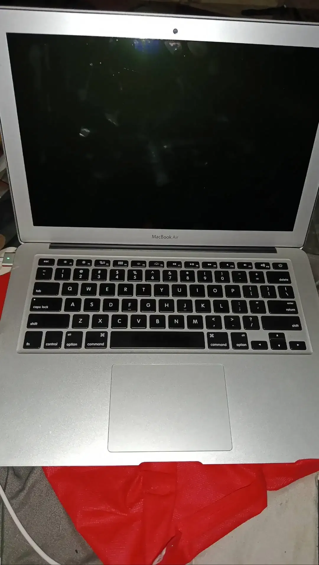 MACBOOK AIR 13INCH 2017 core i5 - Image 4 of 4
