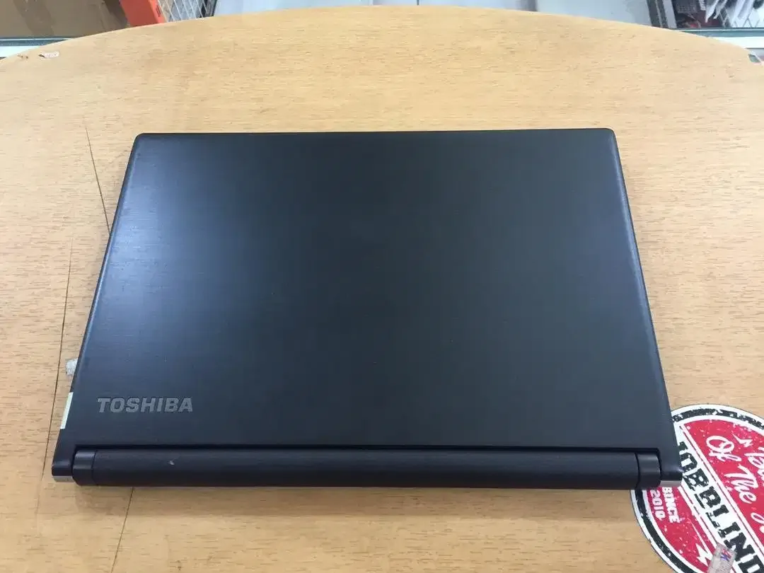 Laptop Toshiba Portege R30C Core i3Gen6 Ram 8GB SSD 128GB Slim Ringan - Image 7 of 10