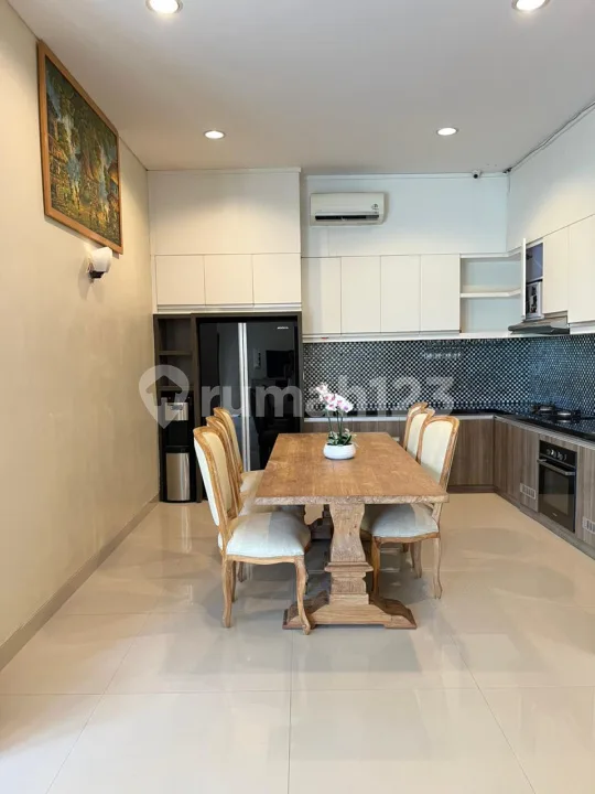 Villa Modern Furnished Dekat Sekolah French International 4 Kamar Tidur di Umalas Badung - Image 2 of 4