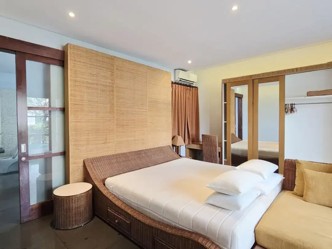 Dijual Villa Perpaduan Modern Tropis di Singapadu - Image 7 of 10