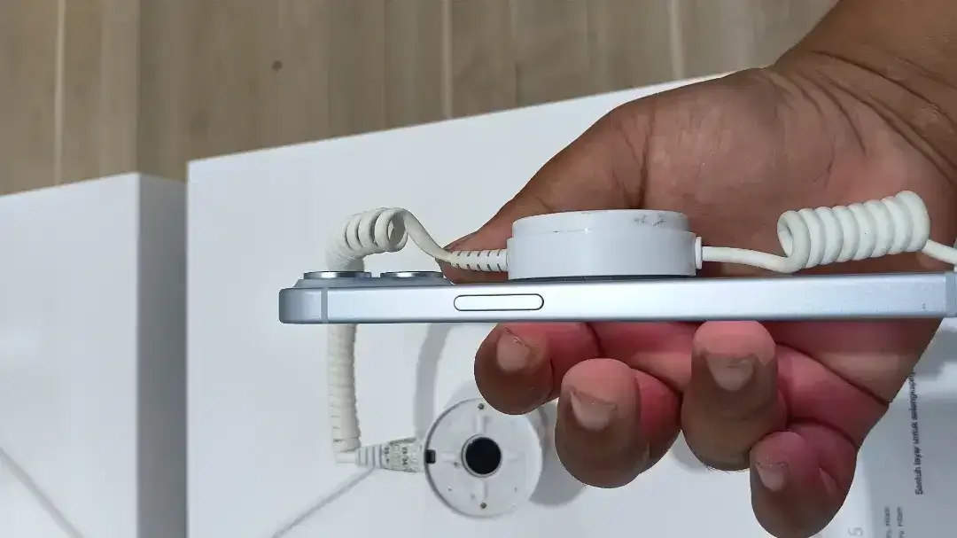 IPHONE 15 BASIC - Image 5 of 5