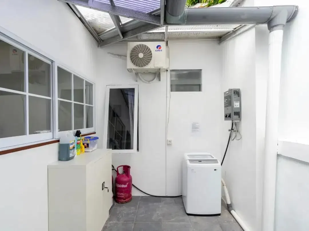 DIJUAL / DISEWAKAN – Villa di Uluwatu, Kuta Selatan | Bali Fully Furnished – Siap Huni + Bisnis Airbnb Aktif - Image 3 of 10