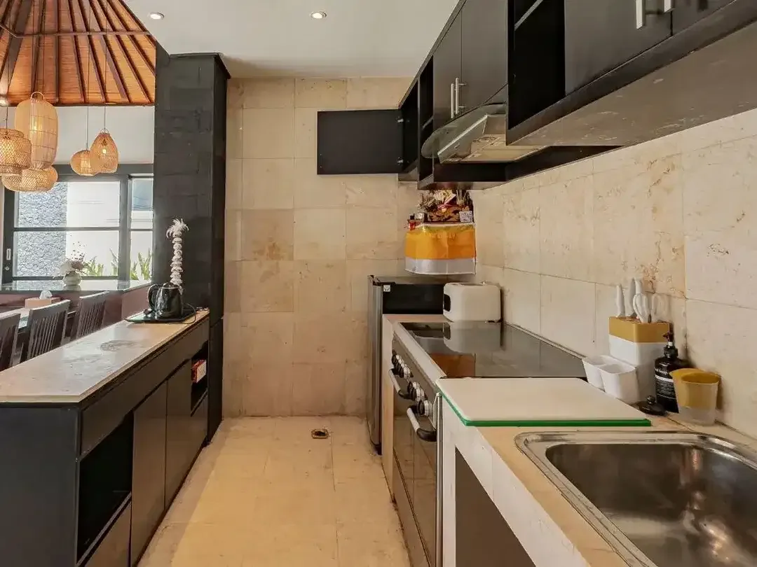 Premium 4-Bedroom Villa for Rent in Kerobokan Kelod – Peaceful Living Near Seminyak & Canggu - Image 6 of 10