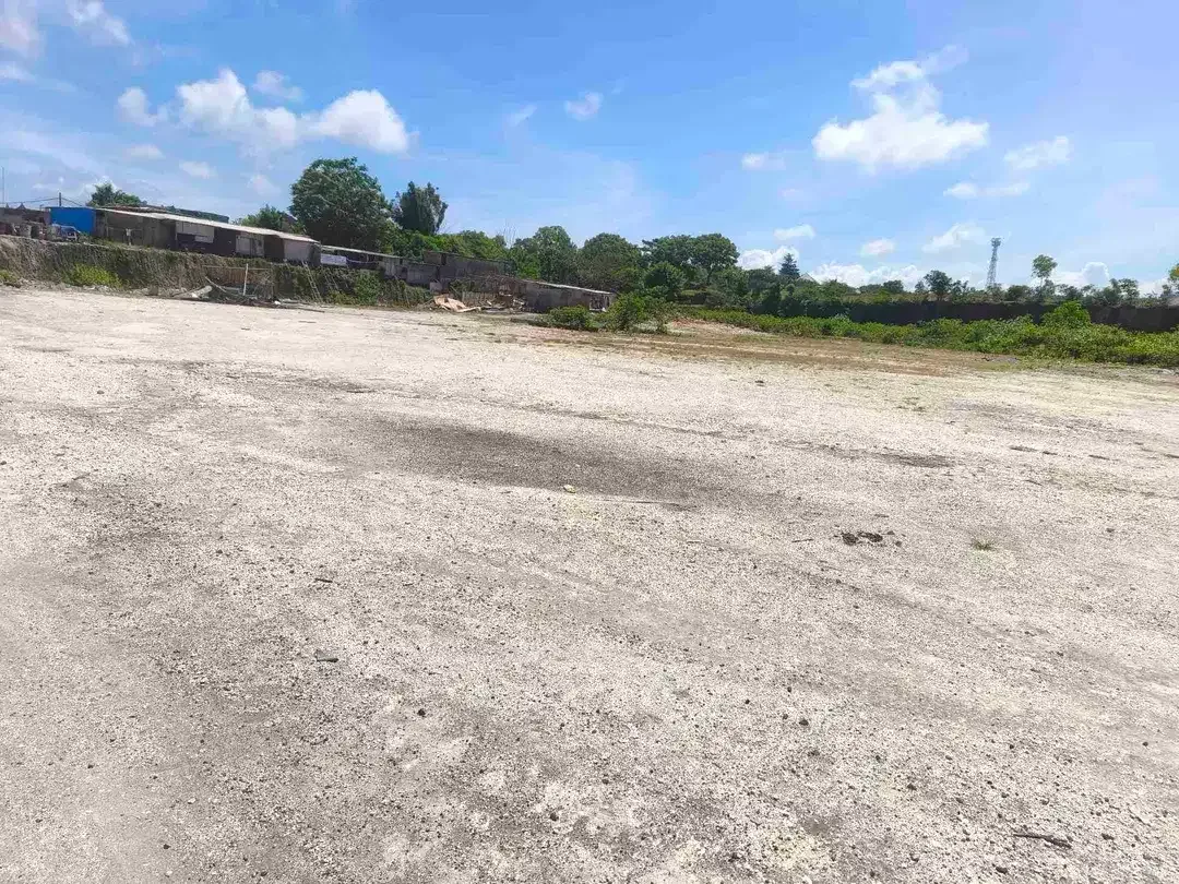 dikontrakkan tanah 1 hektar IDR 20 JT/are/tahun kawasan Melasti beach Ungasan Kuta Selatan Badung Bali - Image 9 of 10