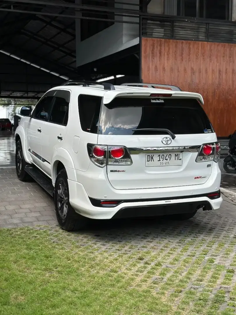 FORTUNER TRD VNT 2014 TURBO MANUAL ASLI BALI LOW KM ISTIMEWA - Image 3 of 10