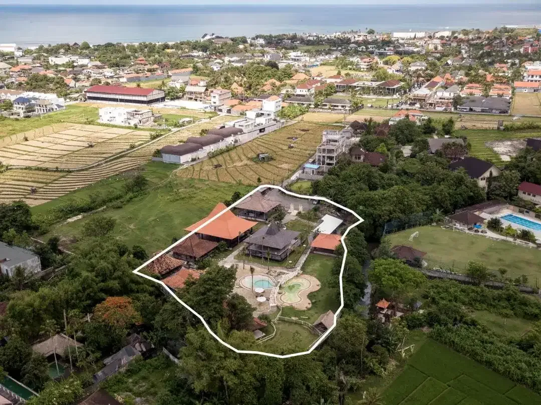 Tanah & Bangunan Villa Berawa Canggu Badung - Image 1 of 7