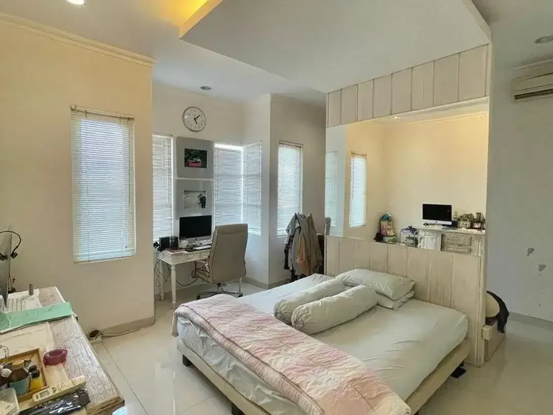 Rumah Bagus 3 Lantai Lokasi Strategis Dijual, di Denpasar Utara Area - Image 3 of 5