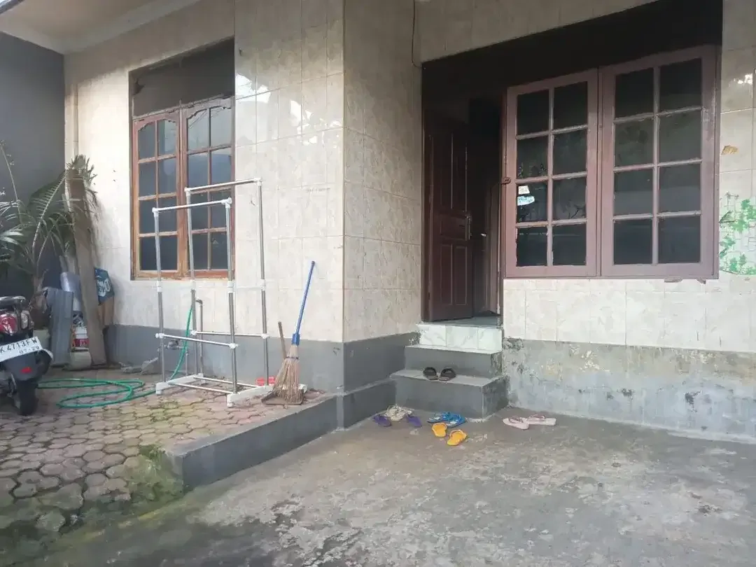 RUMAH LANTAI DUA TAMAN GRIYA FASILITAS GARASI LUAS - Image 8 of 10