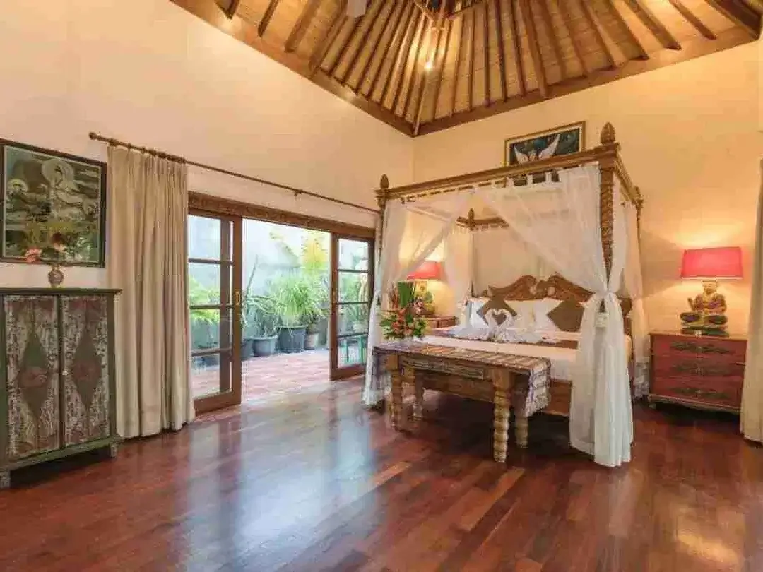 Classic Luxury Villa Walking Distance Bintang Supermarket Seminyak - Image 9 of 9