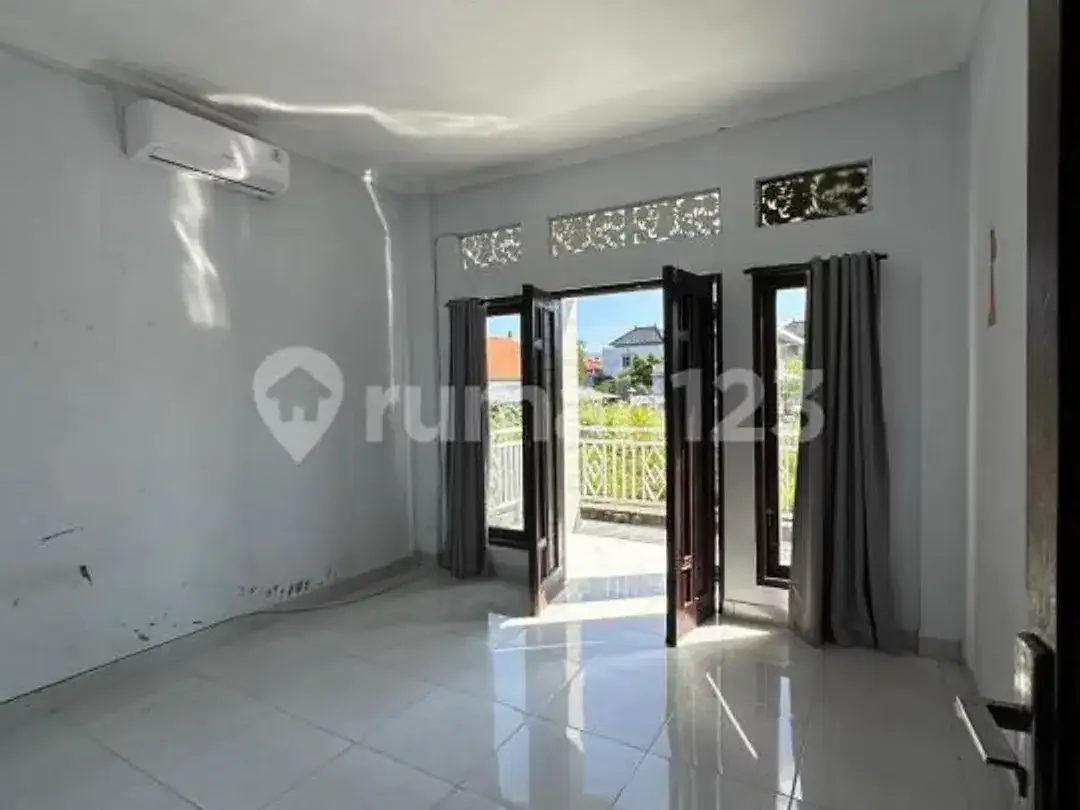 Disewakan Rumah Modern 4 Kamar Tidur Lantai 2 - Image 4 of 5
