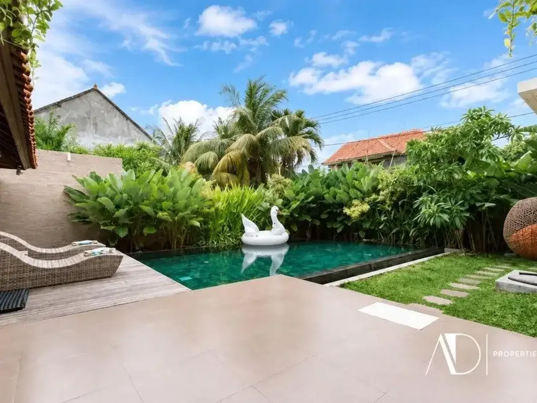 FREEHOLD | 5-BEDROOM TROPICAL VILLA IN PETITENGET - Image 3 of 10
