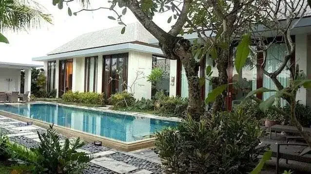 VILLA NEAR BEACH IN CANGGU DISCOVERY - Image 3 of 9