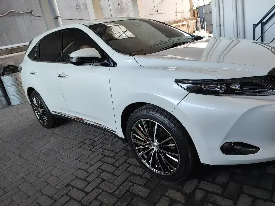 Toyota Harrier 2015 - Image 3 of 7