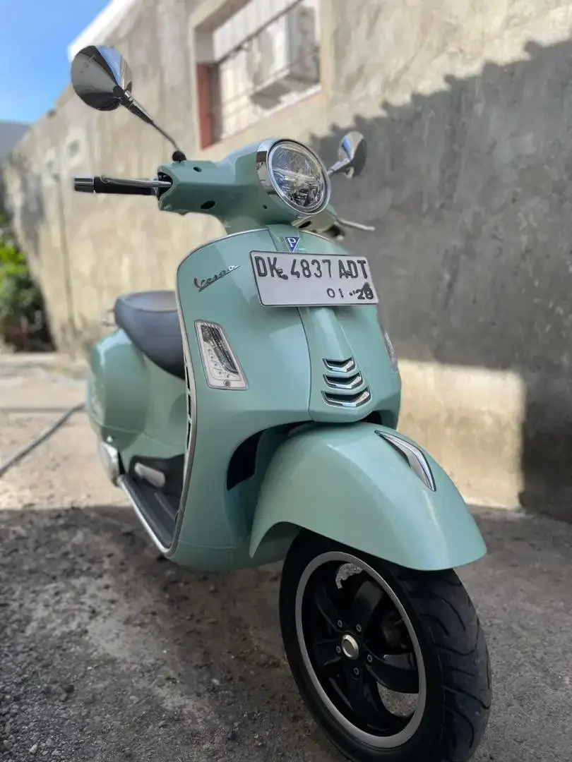 Vespa gts super 2022 // bintang dewata motor // - Image 1 of 6