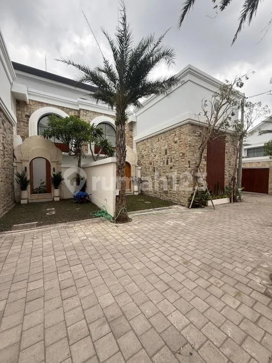 Cluster Luxury Villa 3 Bedrooms Munggu Badung Bali - Image 2 of 4