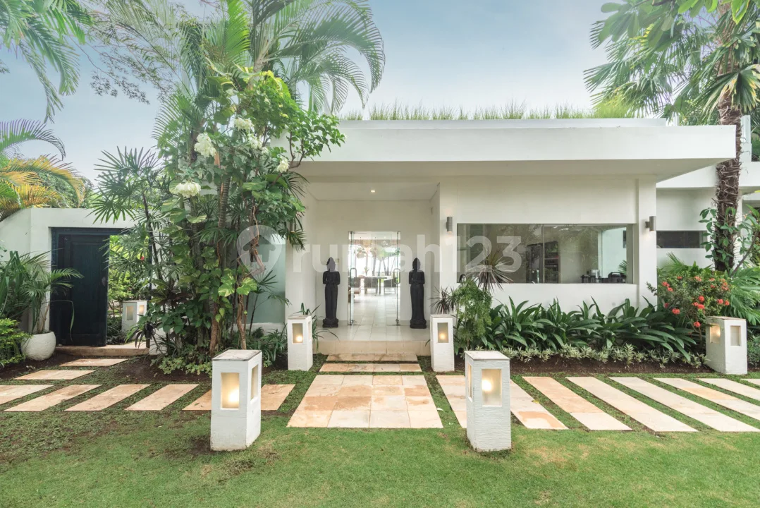 B02 - Dijual Villa Tepi Pantai SHM di Dencarik Buleleng - Image 3 of 4