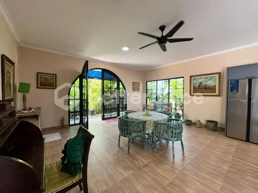 An Ideal Investment and Lifestyle Property: Beautiful 3-Bedroom Villa in Sanur with Modern Amenities, Large Garage, and Strong Rental Appeal - Image 3 of 10