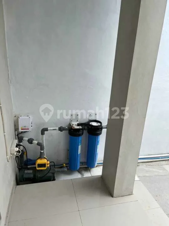 Dikontrakkan Rumah Baru Jadi, Konsep Minimalis Lt2 di Munggu - Image 2 of 4