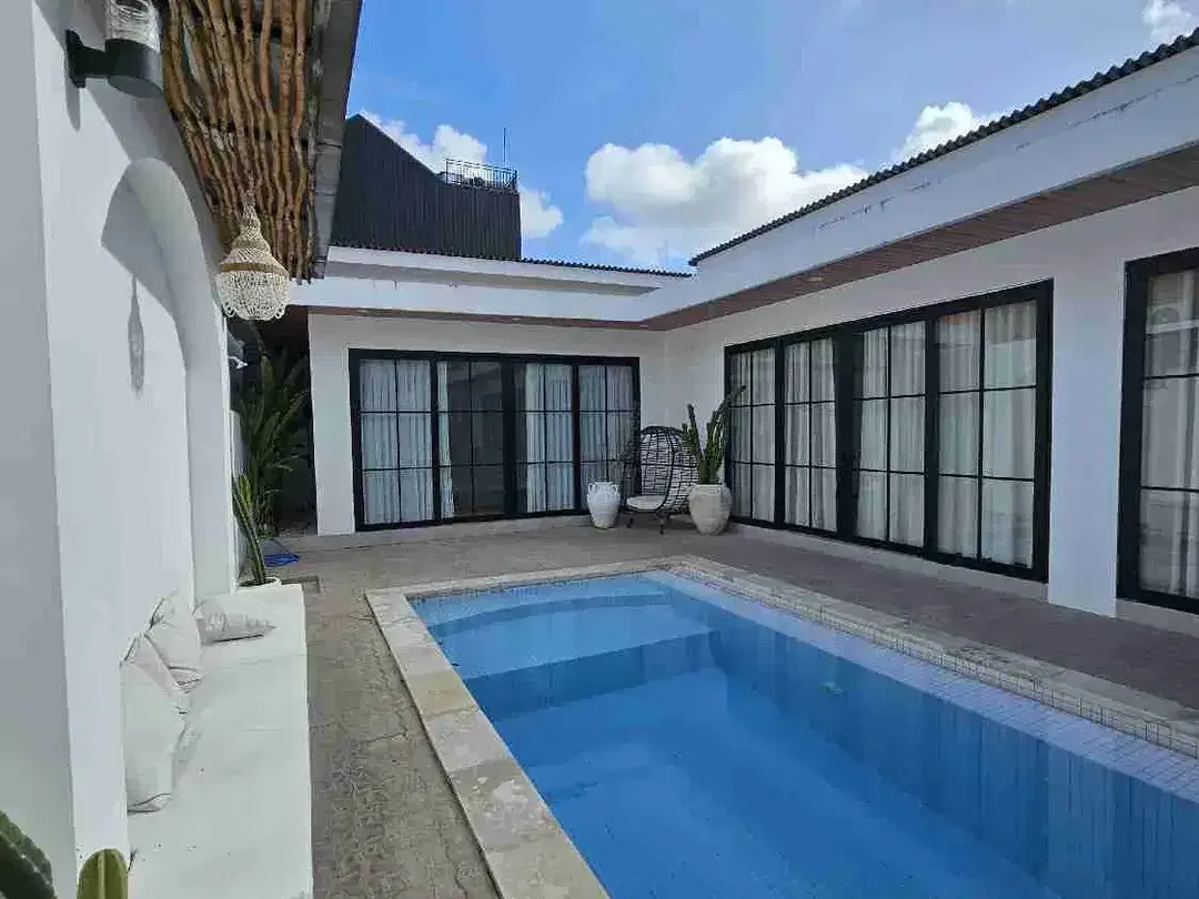 Villa 2BR Padonan Canggu Dekat Berawa dan Finns Beach Club - Image 2 of 10
