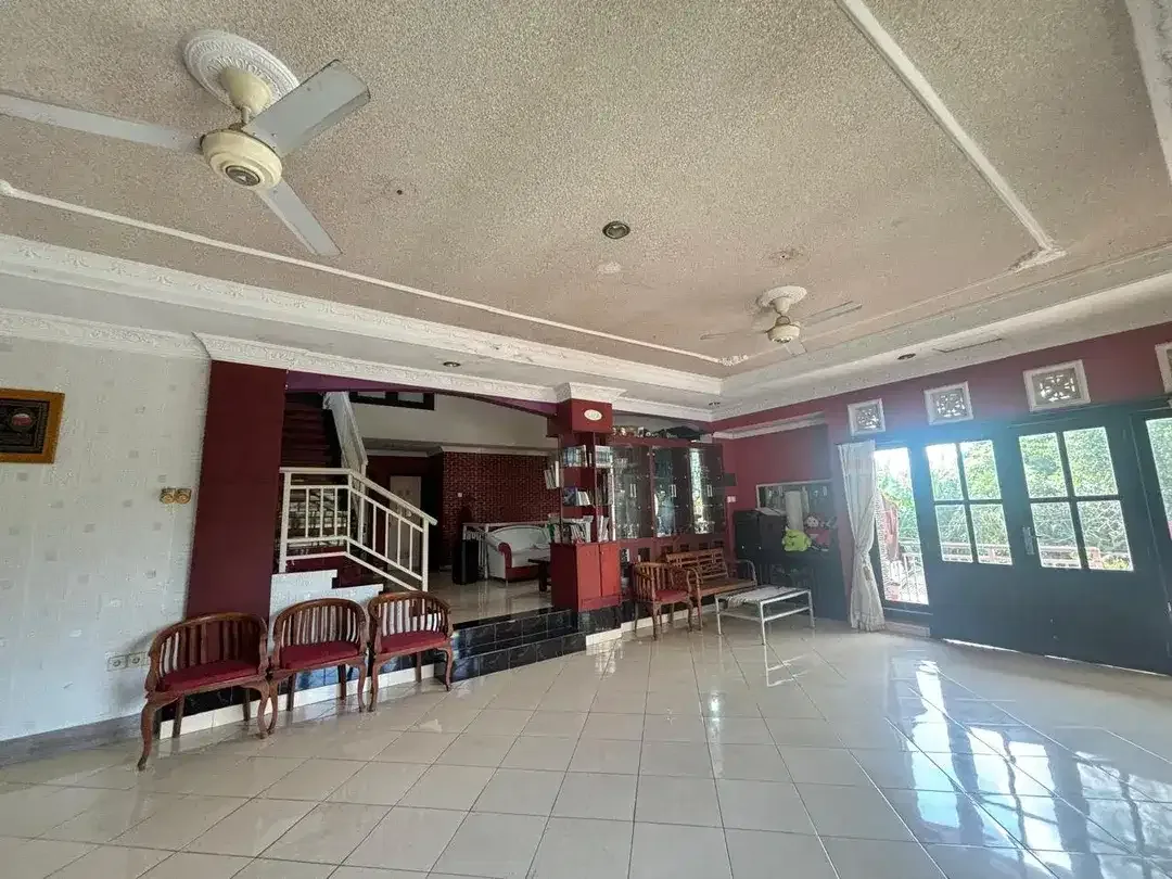 RUMAH 3 LANTAI DI PERUMAHAN JL RAYA LUKLUK MENGWI DEKAT PUSPEM BADUNG - Image 8 of 9