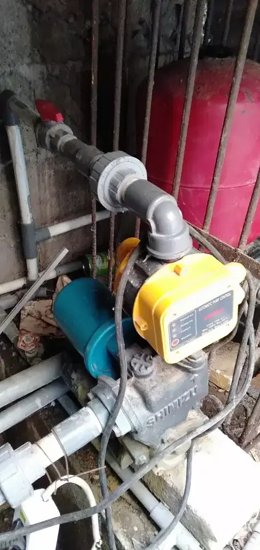 Teknisi panggilan perbaikan segala jenis listrik dan masalah air - Image 3 of 5