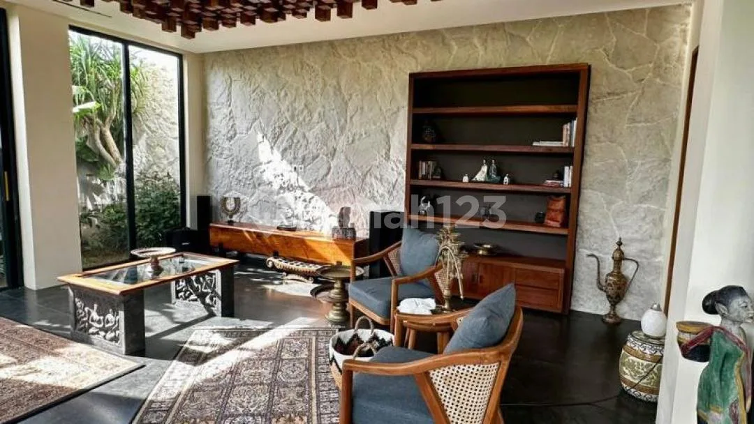 Rumah Semi Villa Luxury 5 Menit ke Pantai Kedungu - Image 4 of 4