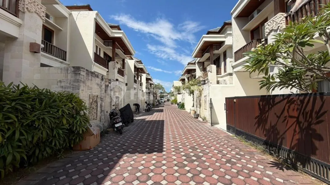 Cozy Villa 3 Bedrooms In One Gate Cluster Close To Sanur Beach - Image 2 of 4