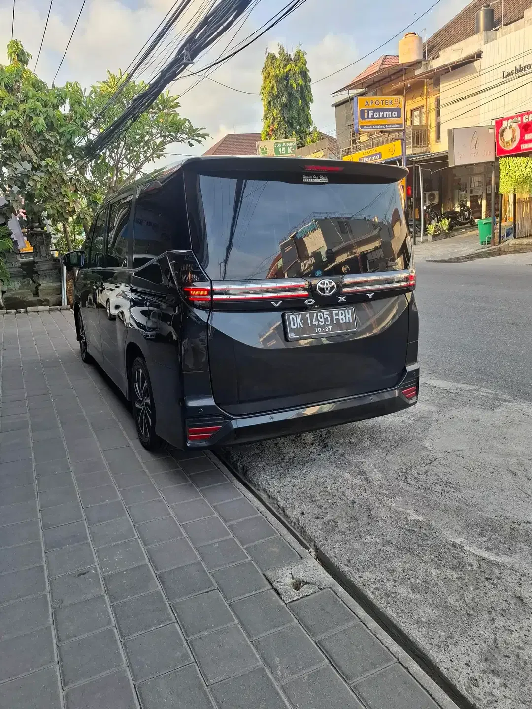 TOYOTA VOXY 2.0 Hitam - Image 3 of 6
