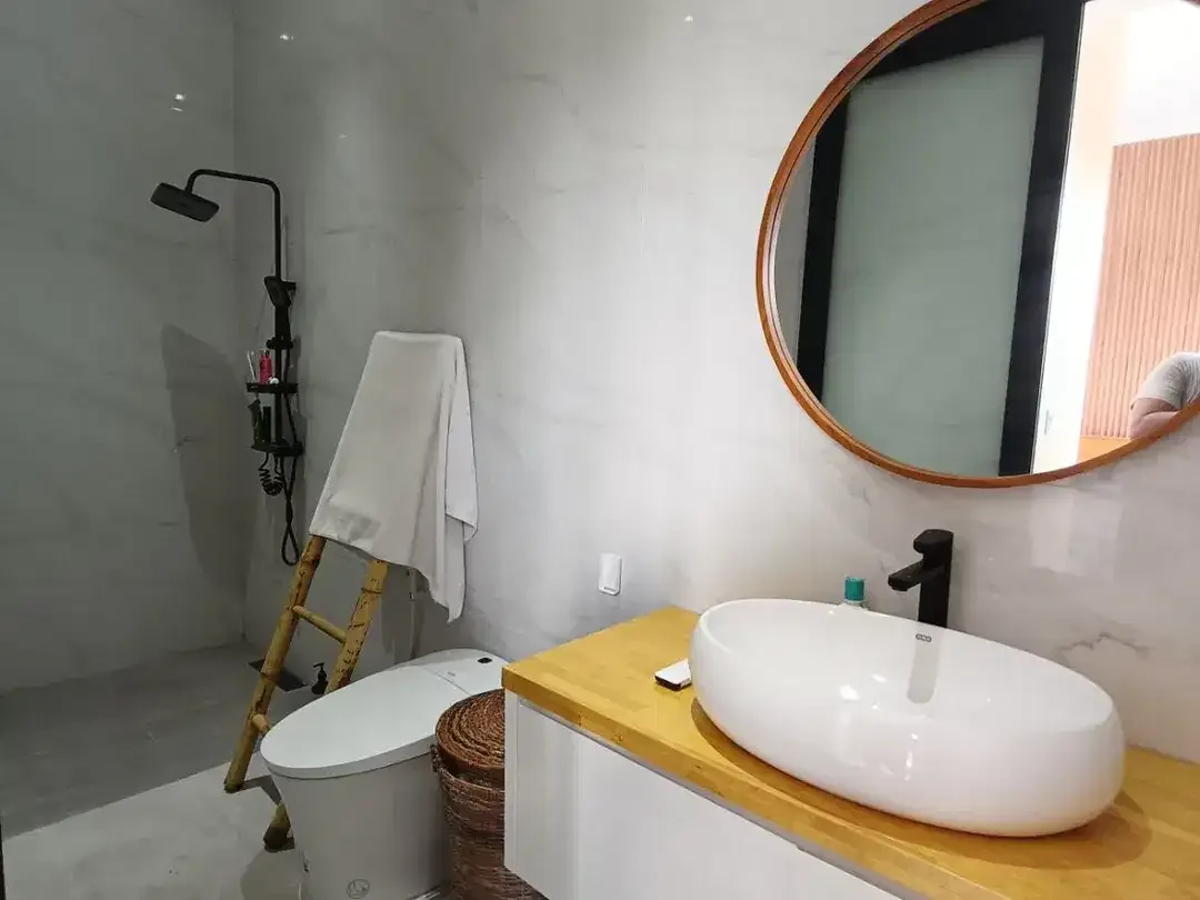 Vila Baru Fully Furnished Walking Distance ke Pantai Saba, Gianyar - Image 8 of 10