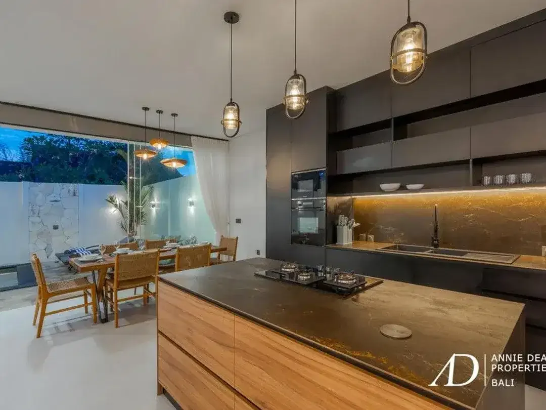 LEASEHOLD | MODERN MINIMALIST 3-BEDROOM VILLA IN PADONAN, CANGGU - Image 6 of 10