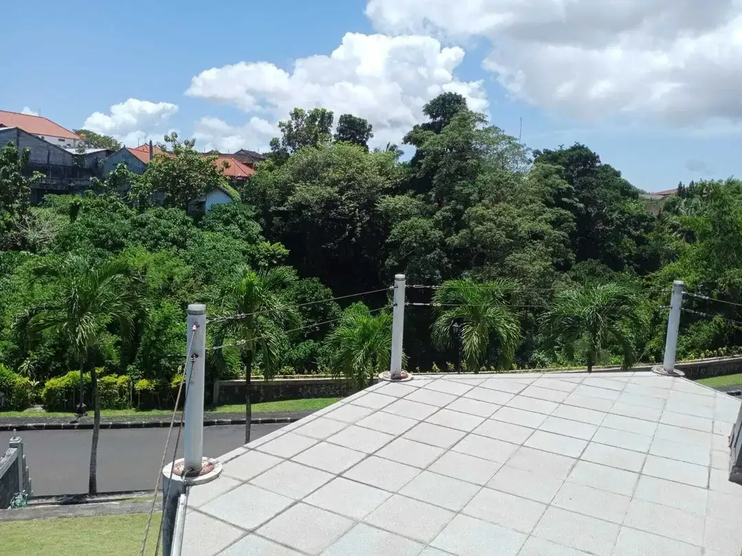 FOR SALE RUMAH MEWAH 4BR KONTRUKSI BAGUS STARTEGIS DI DENPASAR - Image 6 of 10