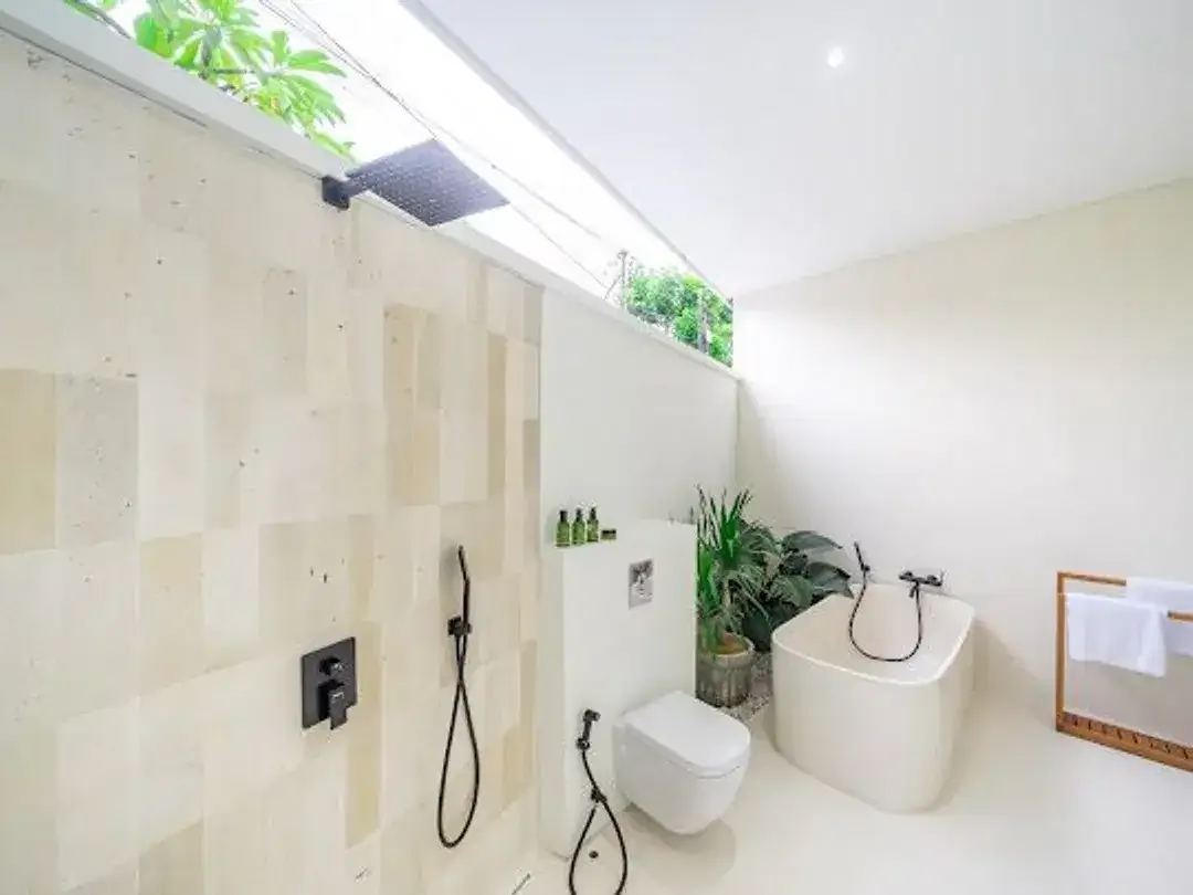 For Sale Villa 4 Bedroom - Central Seminyak - Image 3 of 10