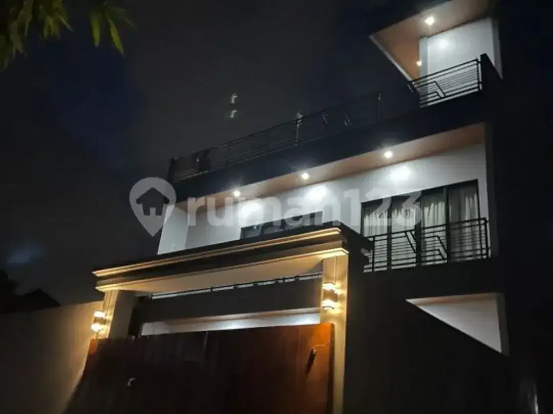 Villa Mewah Baru dengan Rooftop & Private Pool di Nusa Dua - Image 2 of 5