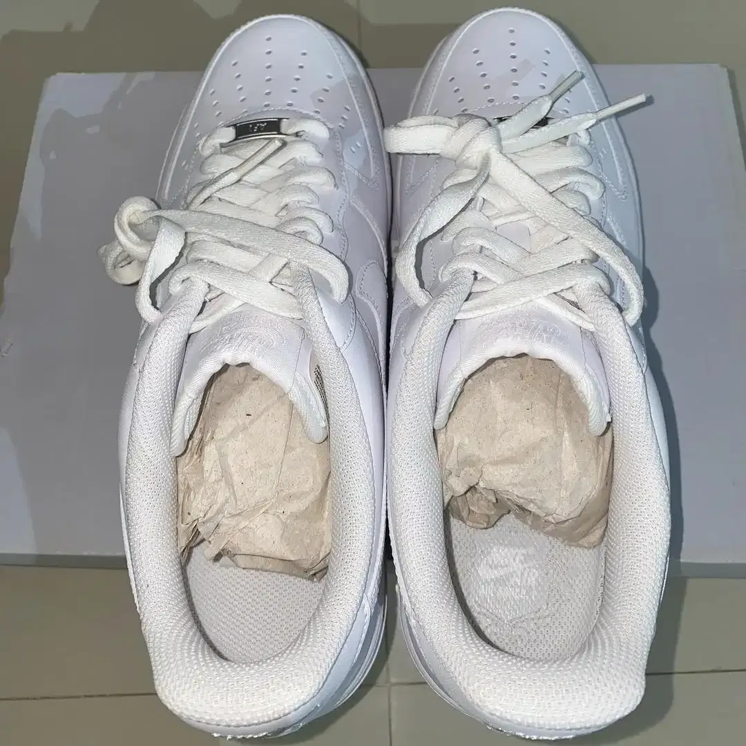 Nike Air Force 1 Triple White - Image 7 of 10