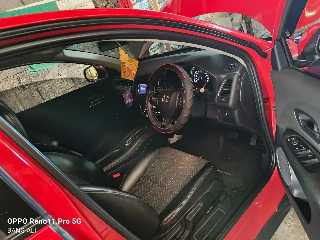 HR-V E metic tahun 2017 - Image 8 of 10
