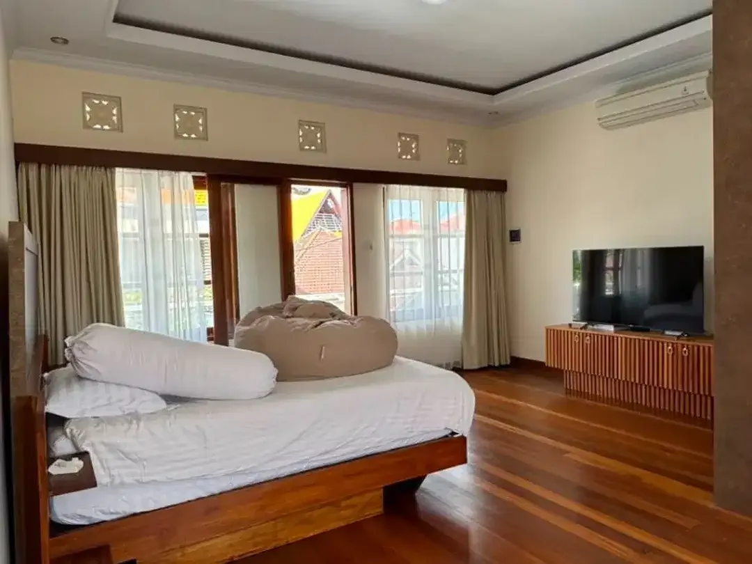 DISEWAKAN VILLA FULLY FURNISHED 2BR SANUR AREA - Image 1 of 10