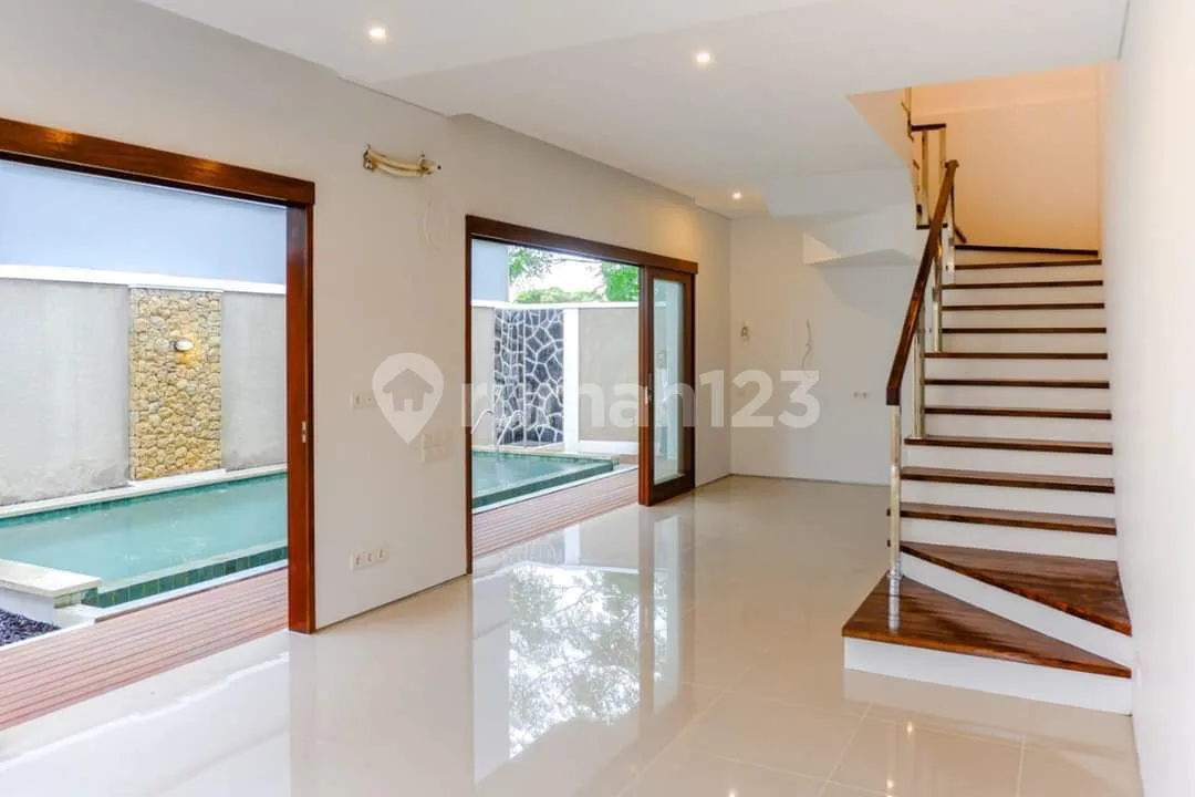 Ready Luxury Villa One Gate System Dekat Pantai Melasti dan Pandawa - Image 1 of 4
