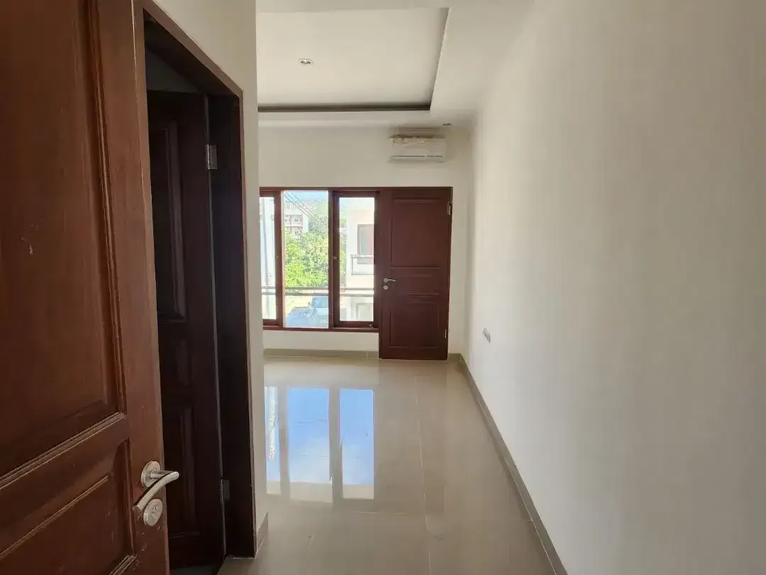 RUMAH SIAP HUNI LANGSUNG PAKAI KAWASAN PERUMAHAN STARTEGIS DI JIMBARAN - Image 5 of 10